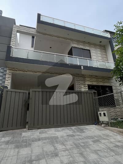 ای ۔ 11 اسلام آباد میں 4 کمروں کا 8 مرلہ مکان 2.2 لاکھ میں کرایہ پر دستیاب ہے۔