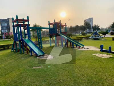 ائیرایوینولگثری اپارٹمنٹس ڈی ایچ اے فیز 8,ڈیفنس (ڈی ایچ اے),لاہور میں 2 کمروں کا 5 مرلہ فلیٹ 1.8 کروڑ میں برائے فروخت۔