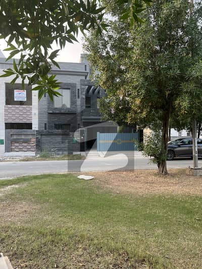 بحریہ آرچرڈ فیز 2 بحریہ آرچرڈ,لاہور میں 5 کمروں کا 8 مرلہ مکان 2.99 کروڑ میں برائے فروخت۔