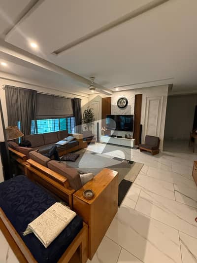 FURNISHED 12 MARLA 3 BEDROOM APARTMENT AVAILABLE FOR RENT