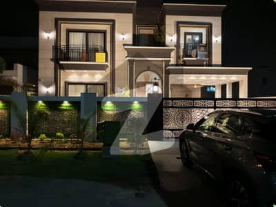 ڈی ایچ اے فیز 6 - بلاک ایف فیز 6,ڈیفنس (ڈی ایچ اے),لاہور میں 5 کمروں کا 1 کنال مکان 13.5 کروڑ میں برائے فروخت۔