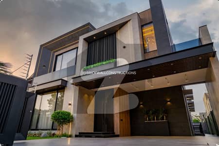 1 KANAL ELEGANT AND FULLY FURNISHED SUPER HOT LOCATED BUNGALOW WITH BASEMENT NEAR RAYA & GOLF COURSE IS AVAILABLE IN THE BEST BLOCK OF DHA LAHORE.
