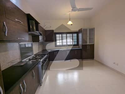 500 Yards First Floor Portion For Rent Only For Multinational And Bankers