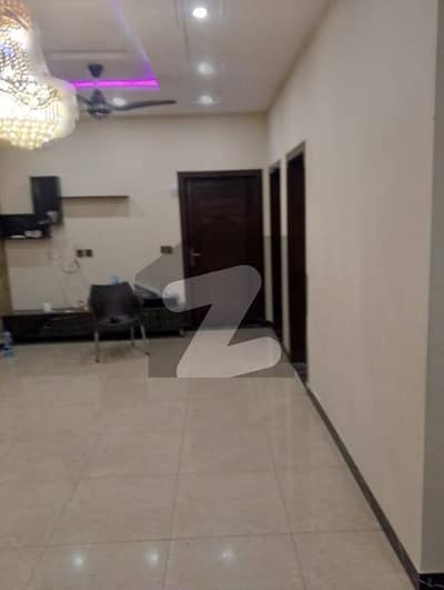 بحریہ ٹاؤن فیز 3 بحریہ ٹاؤن راولپنڈی,راولپنڈی میں 5 کمروں کا 10 مرلہ مکان 4.15 کروڑ میں برائے فروخت۔