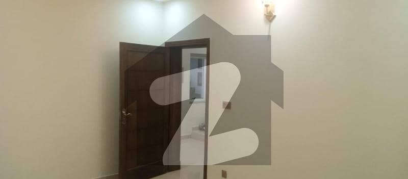 Upper Portion Available For Rent Upper Portion Available For Rent