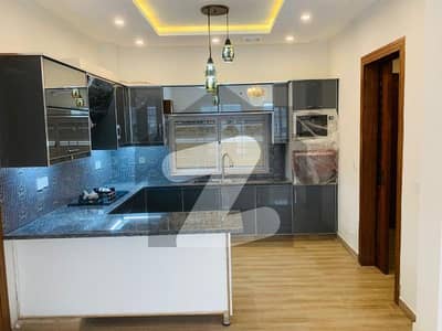 10 MARLA BRAND NEW HOUSE AVAILABLE FOR SALE