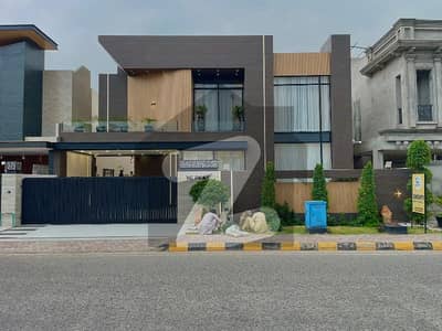 ڈی ایچ اے فیز 7 ڈیفنس (ڈی ایچ اے),لاہور میں 5 کمروں کا 1 کنال مکان 7.5 کروڑ میں برائے فروخت۔