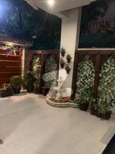 BEAUTIFUL TOWN HOUSE FOR SALE IN KDA SCEHEME 1