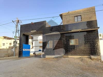 Leased 120 sq yard corner plot for sale 40 by 24 ft road corner at prime location , midd