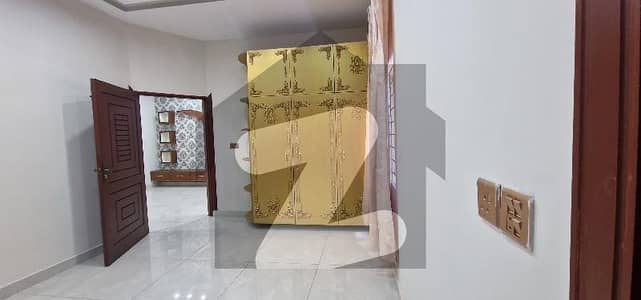 واپڈا ٹاؤن گوجرانوالہ میں 5 مرلہ Studio عمارت 12.0 کروڑ میں برائے فروخت۔