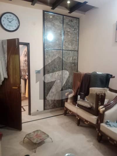گلبرگ ویلی فیصل آباد میں 3 کمروں کا 2 مرلہ مکان 80.0 لاکھ میں برائے فروخت۔