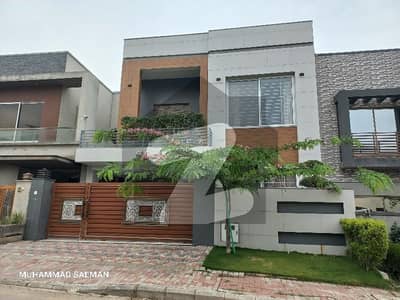 بحریہ ٹاؤن فیز 4 بحریہ ٹاؤن راولپنڈی,راولپنڈی میں 5 کمروں کا 10 مرلہ مکان 1.45 لاکھ میں کرایہ پر دستیاب ہے۔