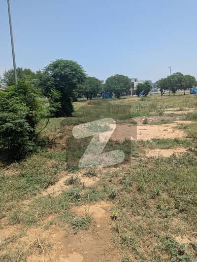 5 MARLA PLOT FOR SALR PRIME LOCATION DHA 9 TOWM LAHORE