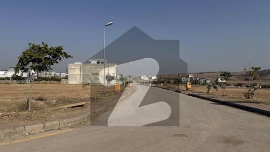 PLOT FOR SALE BOULEVARD FACING LEVEL PLOT