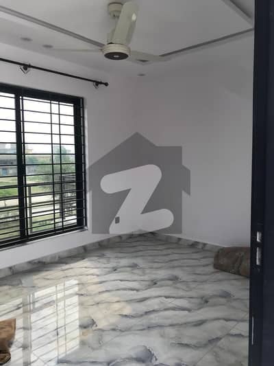 BEAUTIFUL LOCATION LIKE BRAND NEW UPPER PORTION FOR RENT