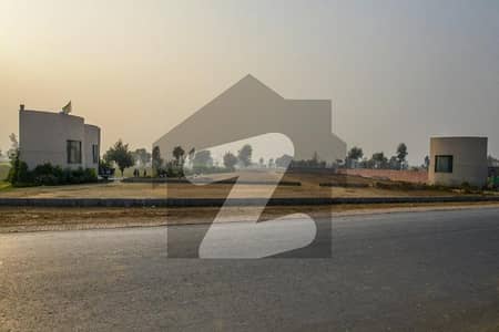 ڈی ایچ اے فیز9 پریزم ڈی ایچ اے ڈیفینس,لاہور میں 1 کنال رہائشی پلاٹ 2.4 کروڑ میں برائے فروخت۔