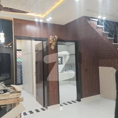 10 MARLA BRAND NEW UPPER PORTION AVAILABLE FOR RENT