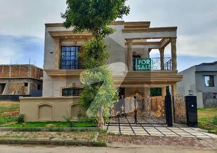 10 Marla Brand New Owner Built House at very Prime Location