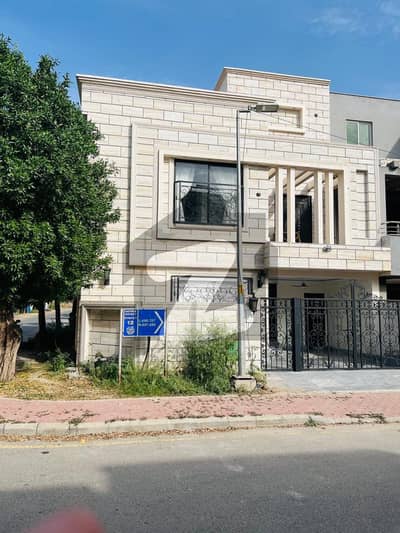 5 Marla Corner Brand New House For Sale