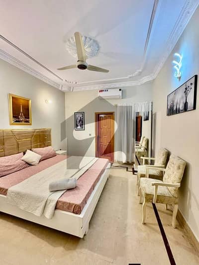 A House Of 120 Square Yards In Rs. 35000000