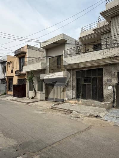 فیصل ٹاؤن ۔ بلاک ڈی فیصل ٹاؤن,لاہور میں 4 کمروں کا 5 مرلہ مکان 2.4 کروڑ میں برائے فروخت۔