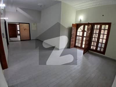 ڈی ایچ اے فیز 7 ڈی ایچ اے ڈیفینس,کراچی میں 3 کمروں کا 1 کنال زیریں پورشن 2.65 لاکھ میں کرایہ پر دستیاب ہے۔