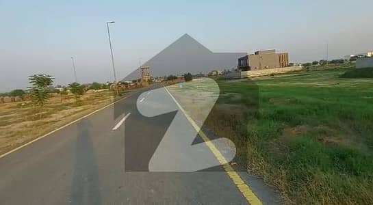 ڈی ایچ اے فیز 6 - سی سی 2 بلاک ڈی ایچ اے فیز 6,ڈیفنس (ڈی ایچ اے),لاہور میں 4 مرلہ کمرشل پلاٹ 4.7 کروڑ میں برائے فروخت۔