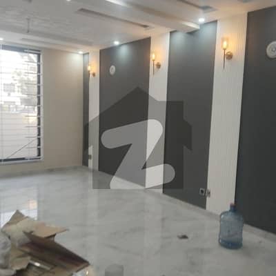 6 MARLA UPPER PORTION AVAILABLE FOR RENT
