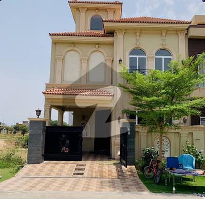 5 MARLA ELEGANT AND FULLY MAINTAINED SUPER HOT LOCATED BUNGALOW IS AVAILABLE IN THE BEST BLOCK OF DHA LAHORE.