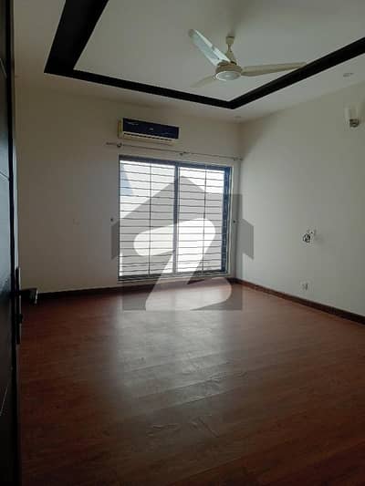 5 Marla Beautifu House For Rent Near All Facilities