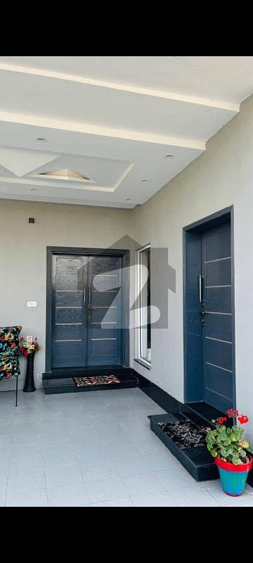 DHA Phase 4, 01 Kanal, Fully Furnished Bedroom For Rent. Original Pics Attached.