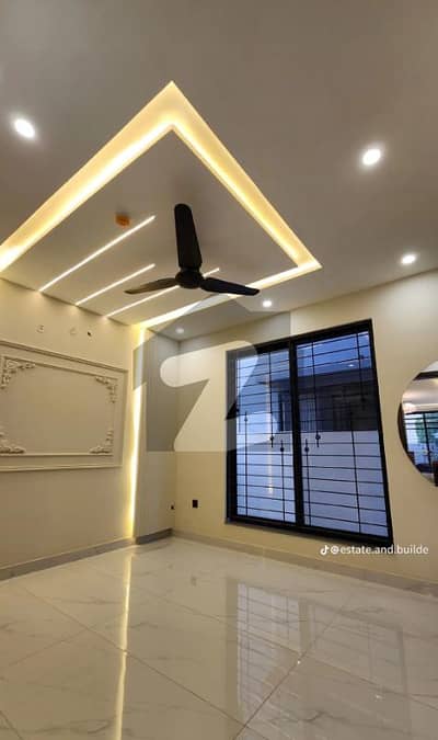 Bahria Town Phase 8 - Block M House Sized 5 Marla For sale