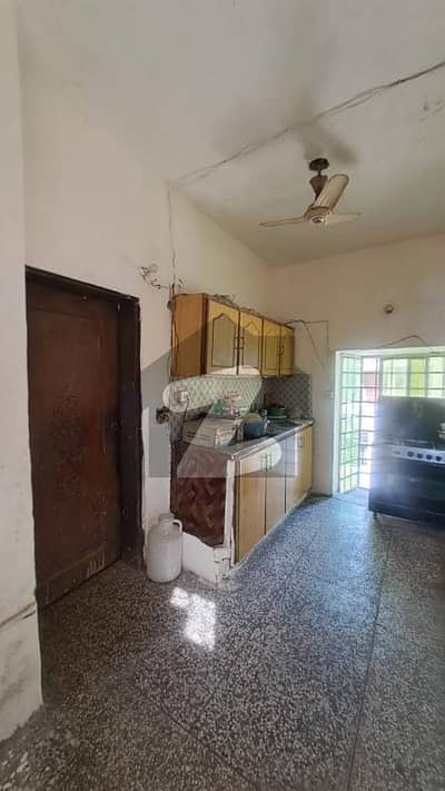 House Of 7 Marla Available For sale In Allama Iqbal Town - Kamran Block