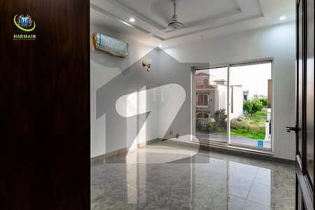 5 Marla Beautiful Lower Portion For Rent in Parkview City Lahore