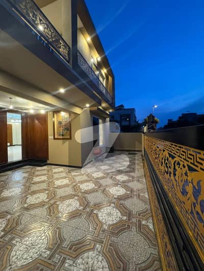 10 MARLA HOUSE WITH 10 KV SOLAR AVAILABLE FOR SALE PHASE 8 SECTOR F-1
