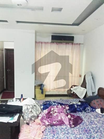 1 KANAL FIRST FLOOR HOT LOCATION
