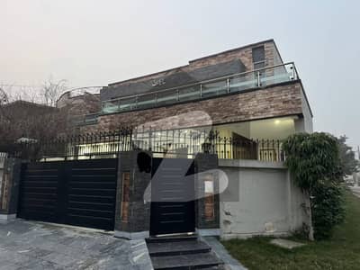 1 Kanal Corner Fresh NocTile Floor Beautiful Luxury Super Hot Location All Original Picture attached With Direct Owner Available For Sale in Johar Town.