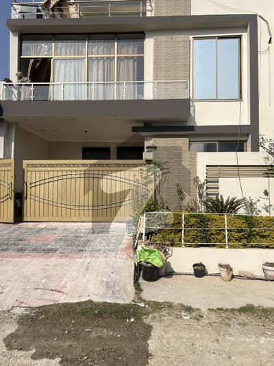 ایم پی سی ایچ ایس - بلاک ڈی ایم پی سی ایچ ایس ۔ ملٹی گارڈنز,بی ۔ 17,اسلام آباد میں 3 کمروں کا 7 مرلہ مکان 58.0 ہزار میں کرایہ پر دستیاب ہے۔
