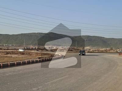 مارگلہ انکلیو اسلام آباد میں 5 مرلہ رہائشی پلاٹ 1.4 کروڑ میں برائے فروخت۔