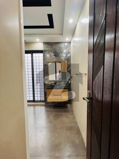 With Gass &Amp; Facing Park Ideal Location Portion For Rent