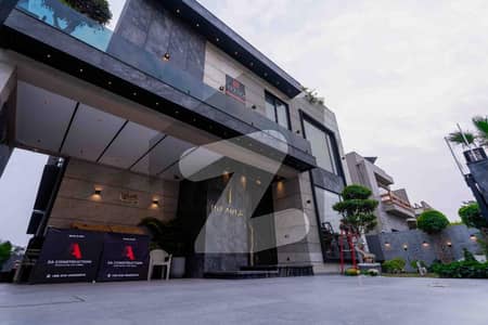 Contemporary Fully Furnished Mansion with Premium Finishes 1Kanal Bungalow