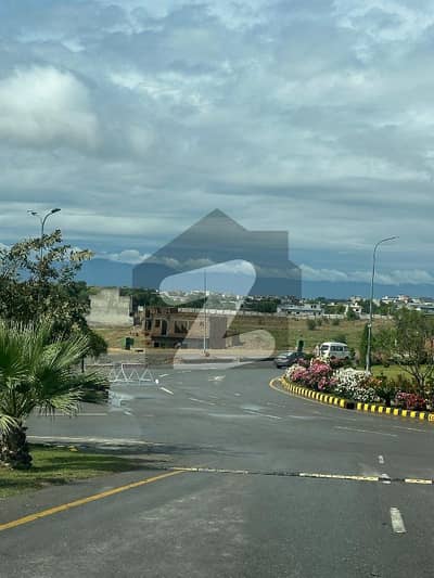 نیول اینکریج اسلام آباد میں 1 کنال رہائشی پلاٹ 3.25 کروڑ میں برائے فروخت۔