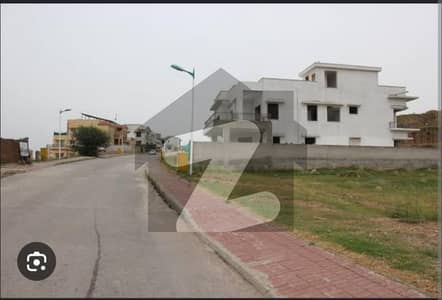 ڈی ایچ اے فیز 8 ڈیفنس (ڈی ایچ اے),لاہور میں 1 کنال رہائشی پلاٹ 4.5 کروڑ میں برائے فروخت۔