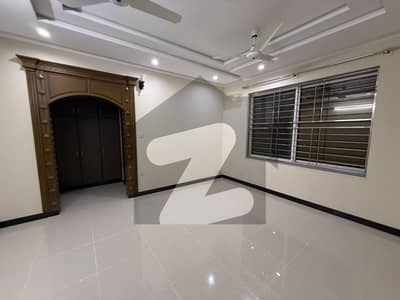 1 kanal house available for sale 2 story with out basement