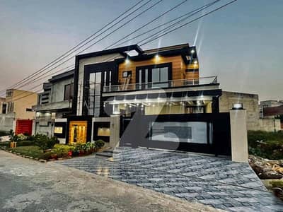 A Well Designed House Is Up For sale In An Ideal Location In Wapda Town