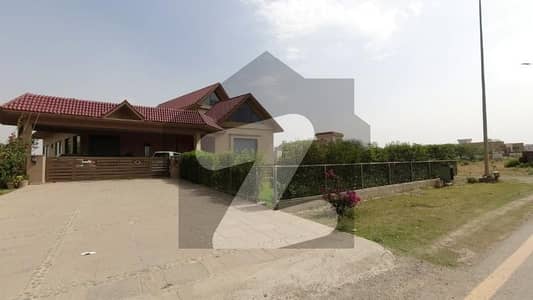 Gorgeous 1000 Square Feet Residential Plot For Sale Available In D-12