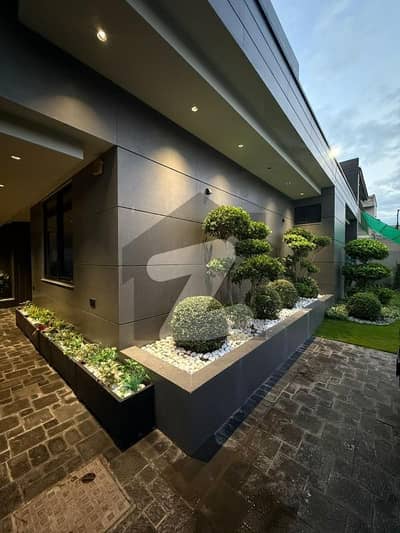2 KANAL LUXURY HOUSE FOR SALE HOT LOCATION NEAR TO CANAL