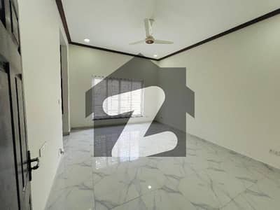 جی ۔ 9/4 جی ۔ 9,اسلام آباد میں 5 کمروں کا 7 مرلہ مکان 7.0 کروڑ میں برائے فروخت۔