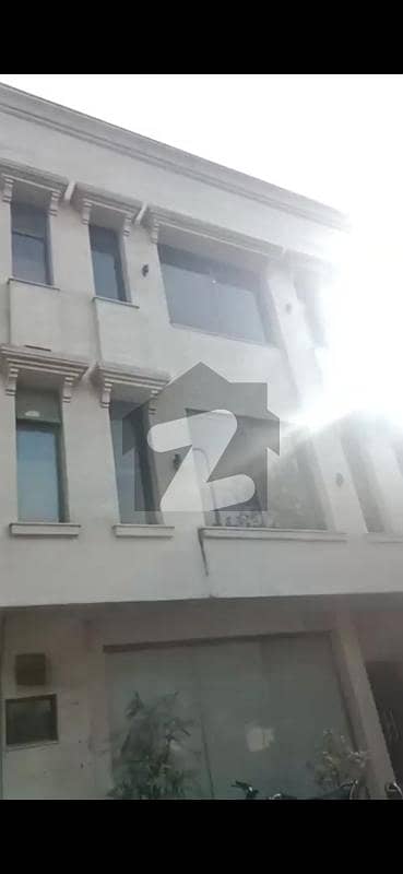 جی ۔ 8/4 جی ۔ 8,اسلام آباد میں 7 مرلہ Studio عمارت 21.0 کروڑ میں برائے فروخت۔
