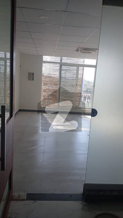 Commercial Office For Lease On Main 6 Road